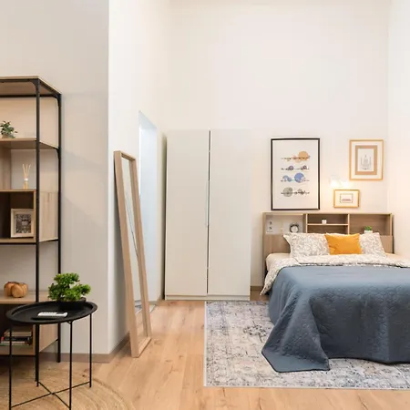 Apartament Charming Downtown *